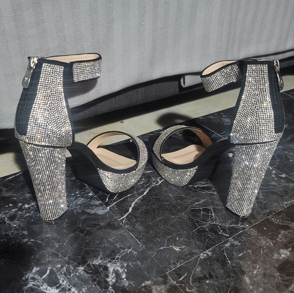 X2B Heels - Picture 4 of 6